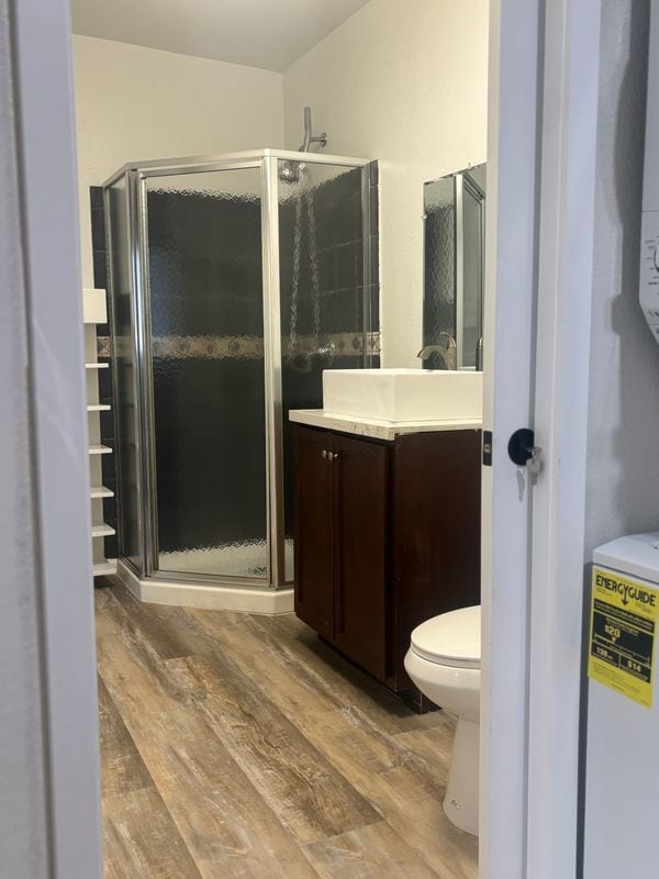 Building Photo - 829 Kostner Dr