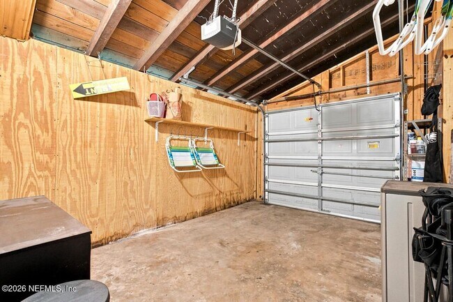 Building Photo - 420 7th Ave S