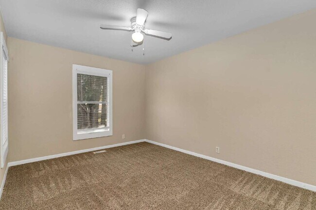 Building Photo - Cozy 2 Bedroom 1 Bath Duplex in Cleburne T...