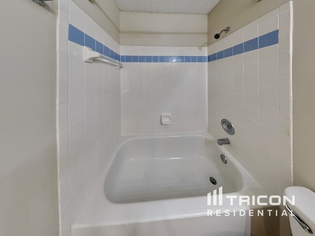 Building Photo - 920 Majestic Cypress Dr N