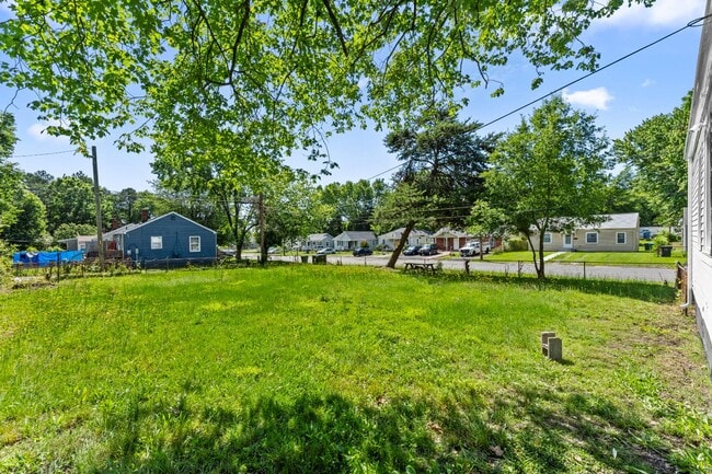 Building Photo - 2918 Lynhaven Ave