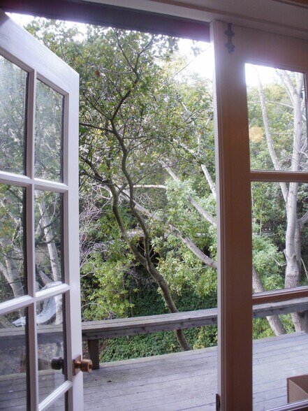 Building Photo - 58 Roble Rd