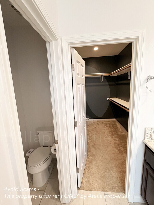 Building Photo - 654 Melbourne Way