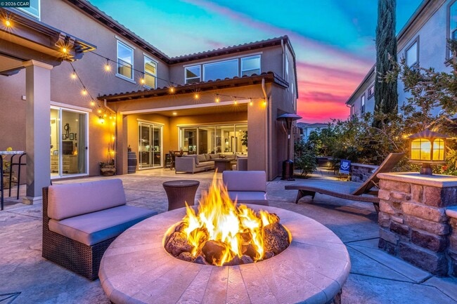 Building Photo - 2004 Drysdale St