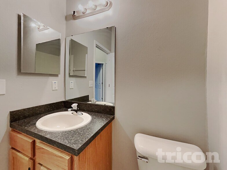 Building Photo - 9588 Southern Charm Cir