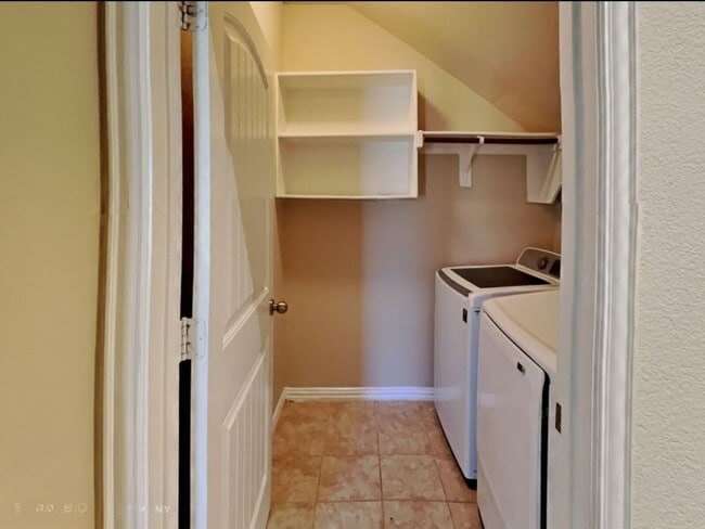 Building Photo - 1304 Jennings Ct