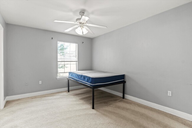 Building Photo - 3194 Sawtooth Dr
