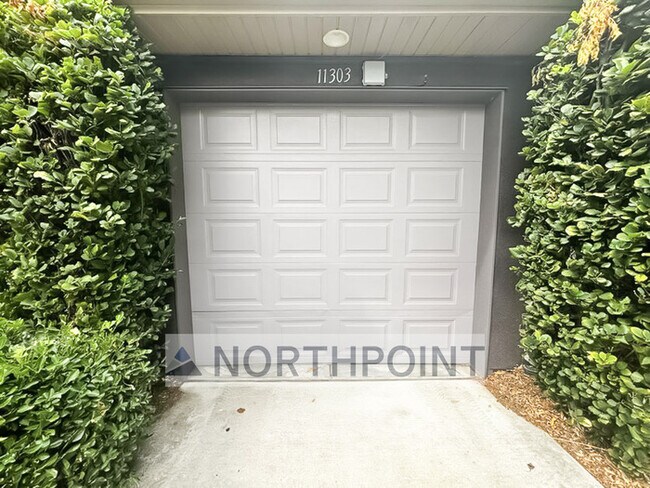 Building Photo - Summerlane Townhome - 2 Bed 1 Bath - HOA P...