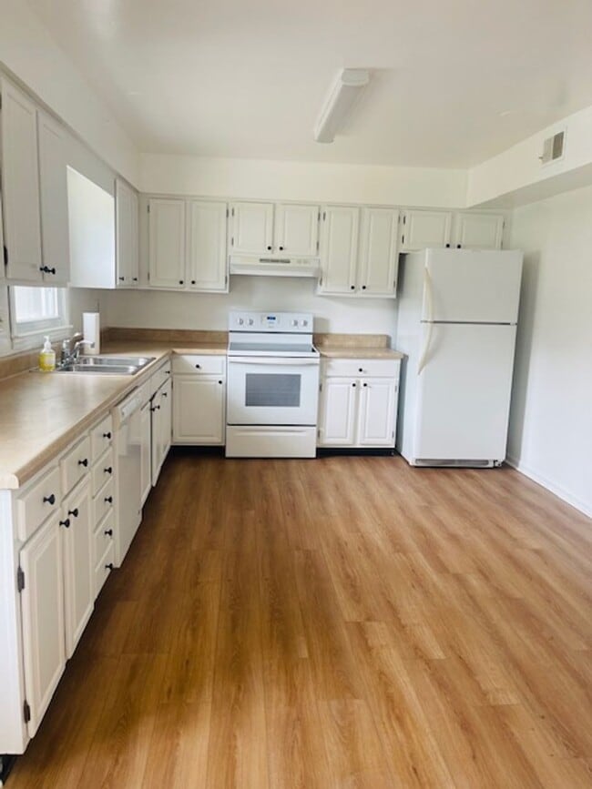 Building Photo - VIRGINIA BEACH - OCEANFRONT FOR RENT!
