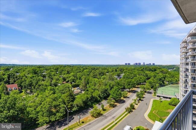 Building Photo - 301 N Beauregard St