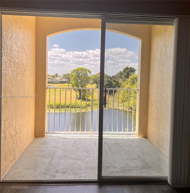 Building Photo - 2100 Greenview Shores Blvd