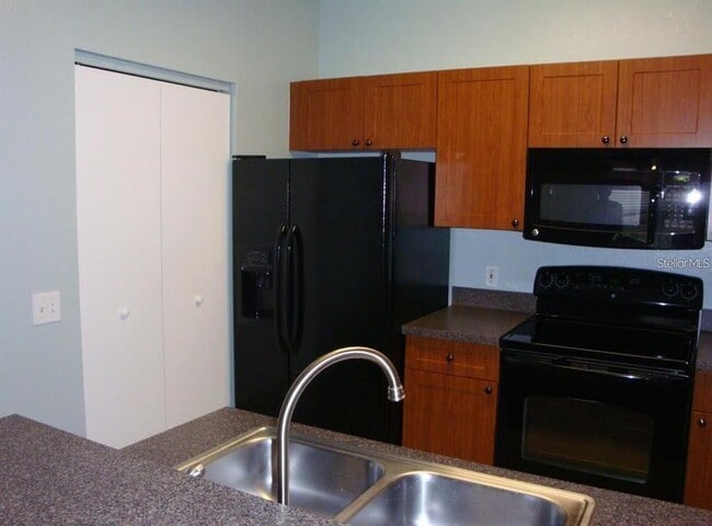 Building Photo - 2209 Portofino Pl