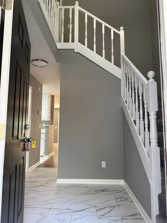 Building Photo - 92 Woodfield Pl