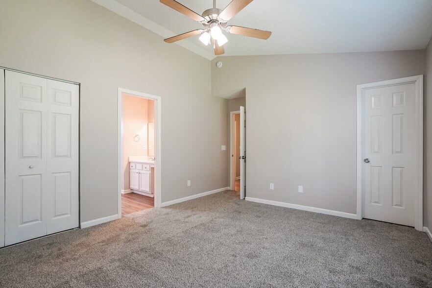 Building Photo - 5911 Endsley Ct