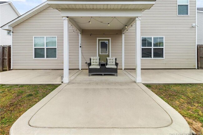 Building Photo - 516 Loom Dr