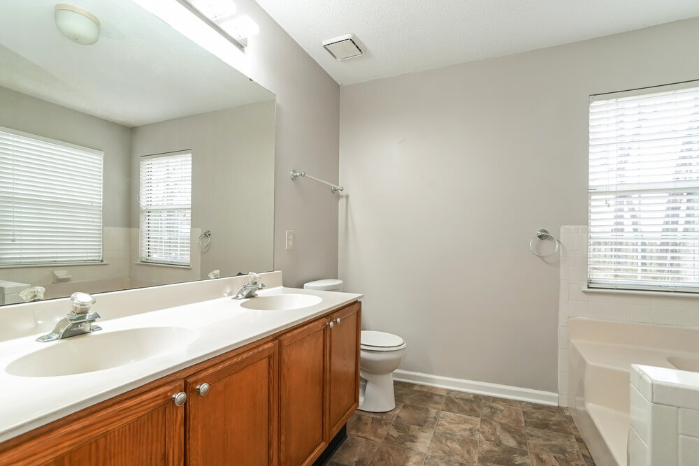 Building Photo - 3416 Mayhurst Dr