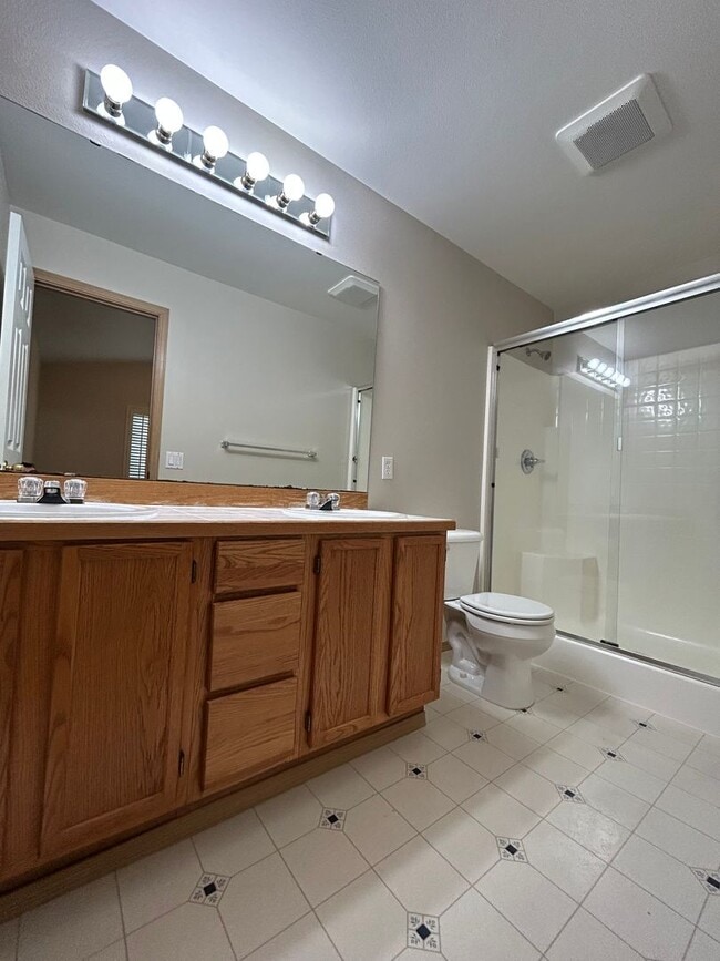 Building Photo - Cute & Cozy 3 bedroom 2 bath house in Gleneagle neighborhood with Beautiful Landscaping