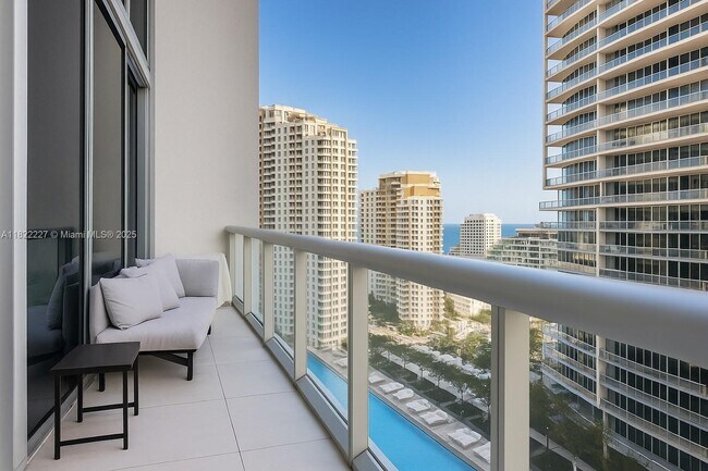 Building Photo - 475 Brickell Ave
