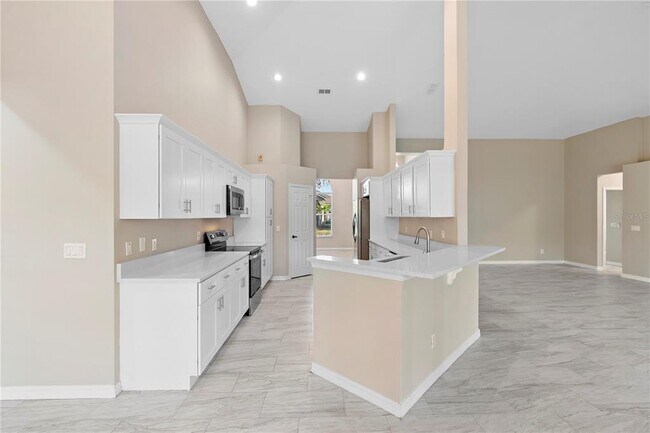 Building Photo - 9885 Montclair Cir