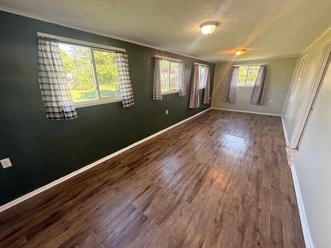 Building Photo - Christiansburg, 3 BR / 1.5 BA, Available for rent