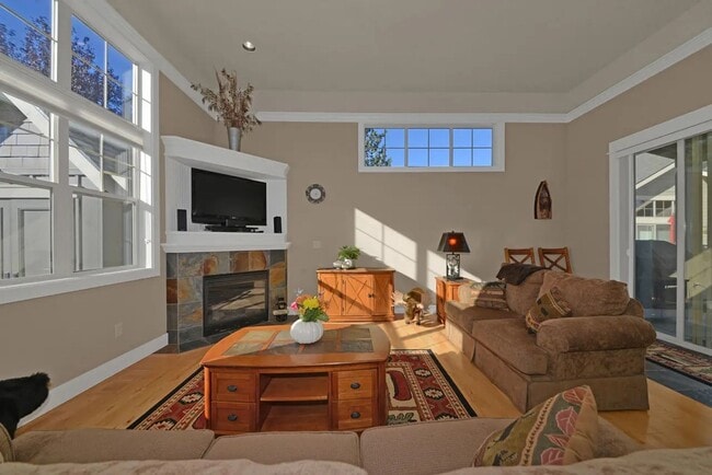 Building Photo - Eagle Crest Bunkhouse