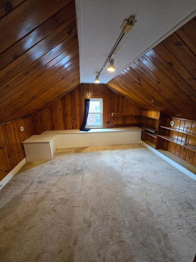 Building Photo - Squirrel Hill House for rent