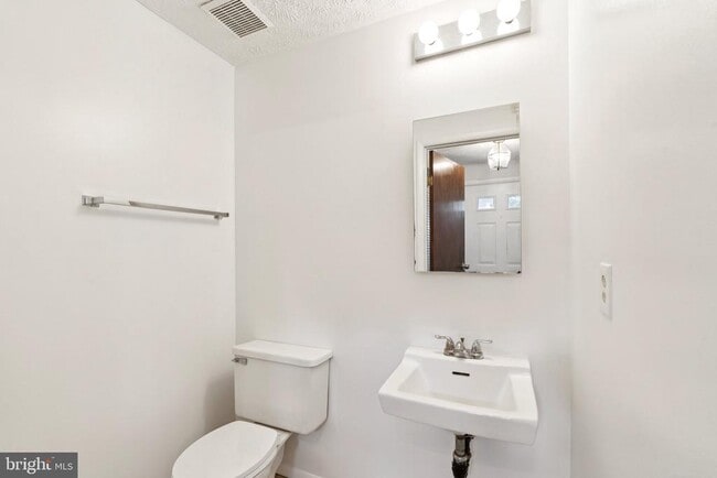 Building Photo - 7994 Tyson Oaks Cir