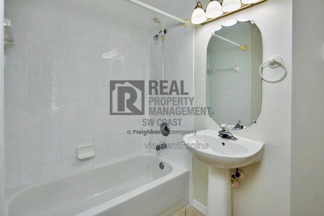 Building Photo - 10735 Maui Cir