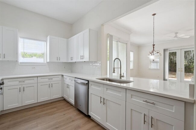 Building Photo - 2704 E Central Blvd