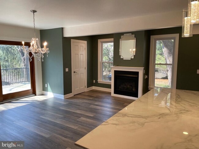 Building Photo - 12399 Shue Ct