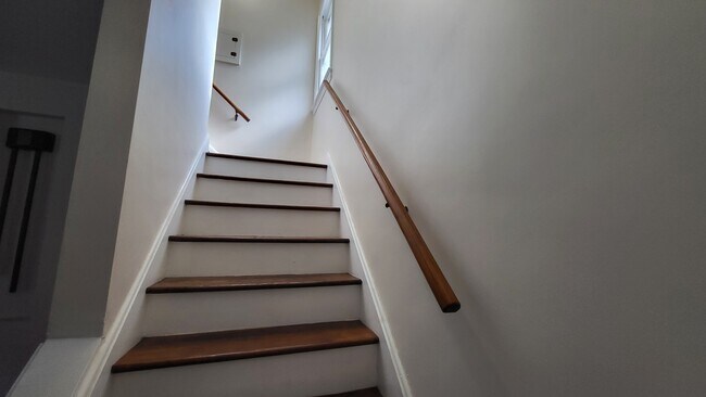 Stairs - 156 Stoneleigh Ave