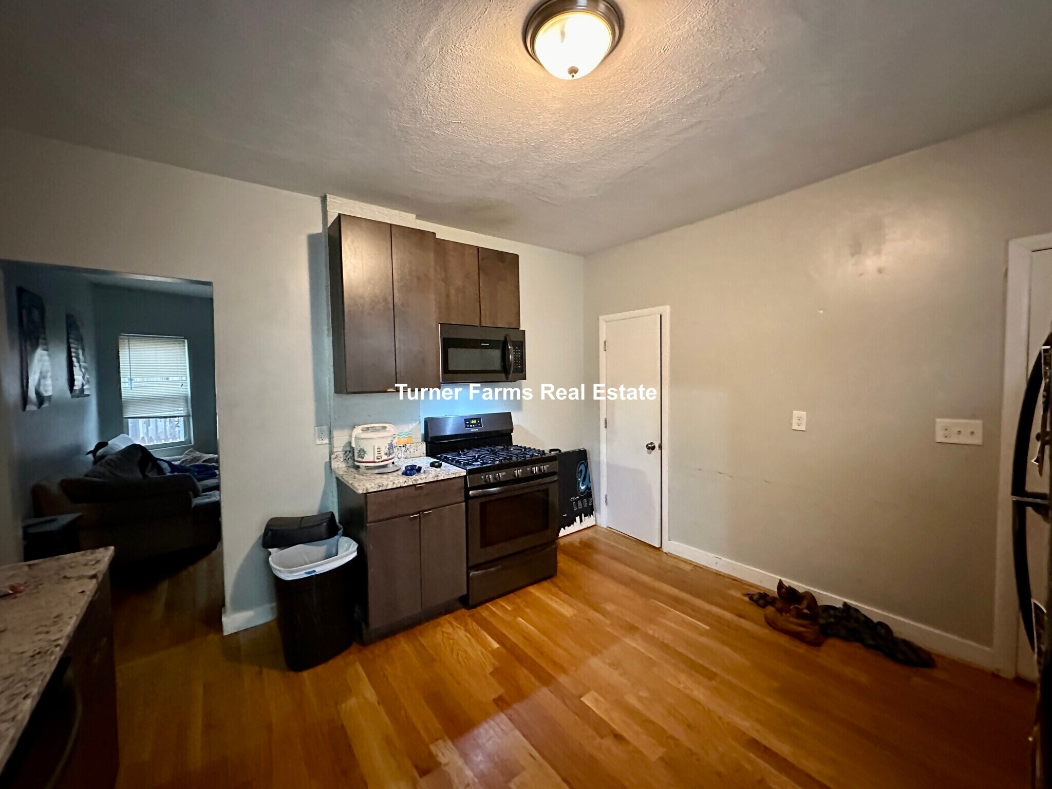 Building Photo - 109 Pleasant St