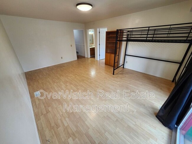 Building Photo - 3228 Aquarius Cir
