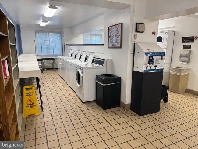 Building Photo - 1900 Lyttonsville Rd