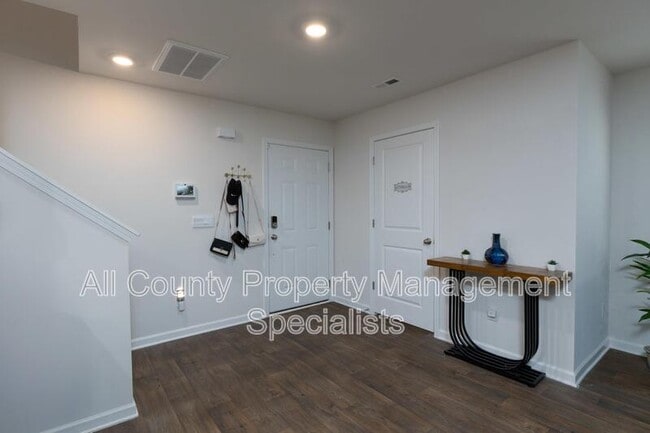 Building Photo - 2172 Elmridge Rd