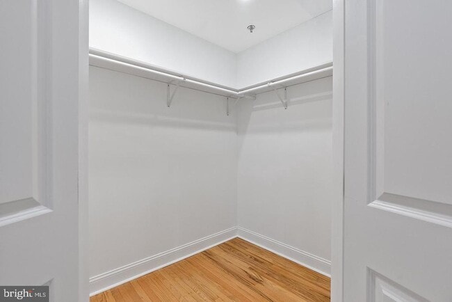 Building Photo - 2029 Walnut St