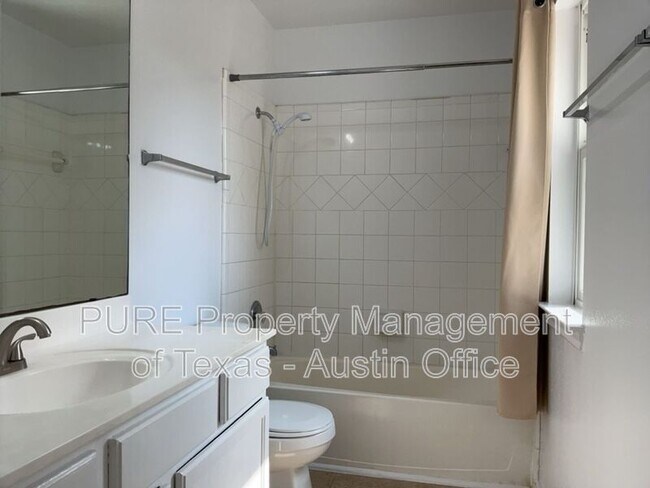 Building Photo - 244 Marvin Cove