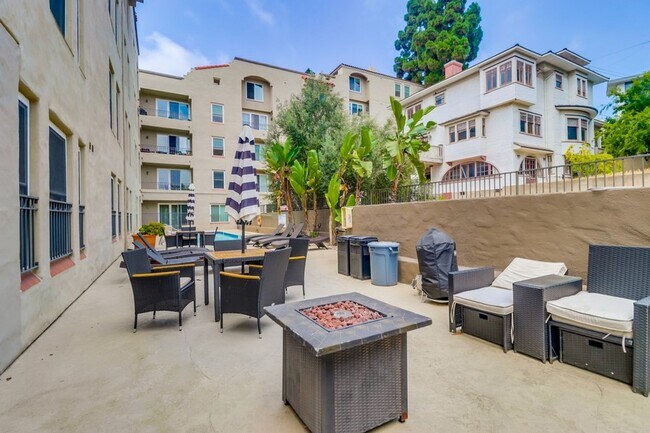 Building Photo - Amazing 2 Bedroom in Bankers Hill