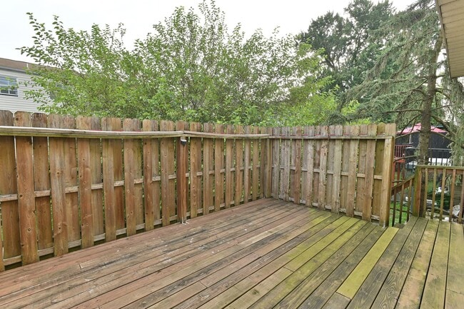 Building Photo - Townhouse in Highspire