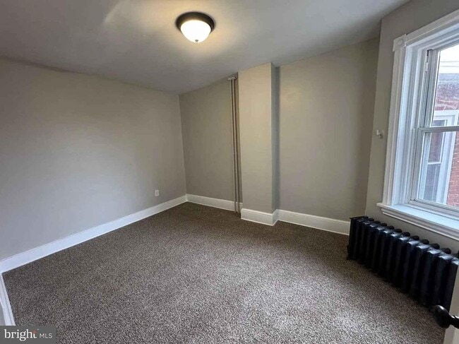 Building Photo - 517 Delamore Pl