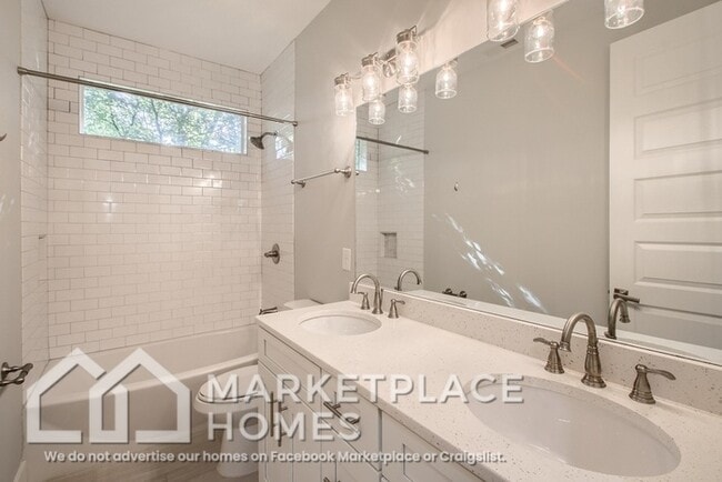 Building Photo - 1802 Porter Ave