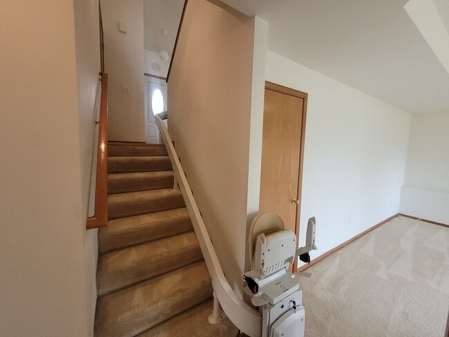 Building Photo - Charming Split-level 4 Bedroom Home - E Mc...