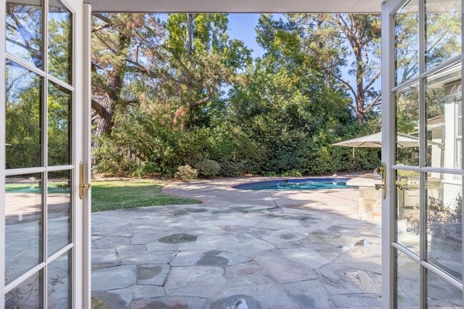 Building Photo - Beautifully Appointed Atherton Estate with Pool & Outdoor Entertaining