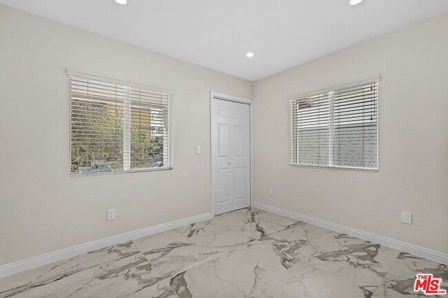 Building Photo - 1852 Holmby Ave