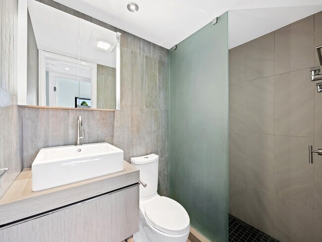 Building Photo - 1560 S Ocean Ln