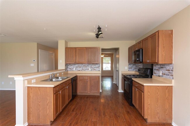 Building Photo - 245 Shale Dr