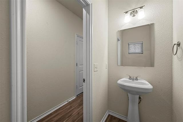 Building Photo - 105 4th St