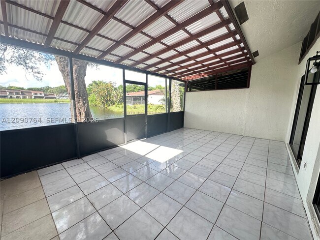Building Photo - 6848 SW 37th St