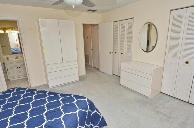 Building Photo - 1225 NW 21st St