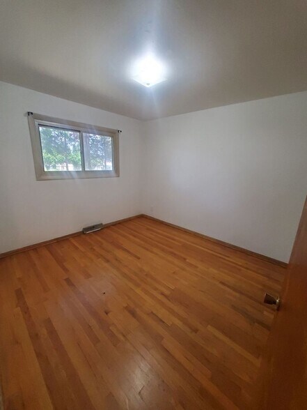 Building Photo - 4454 S 14th St
